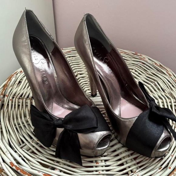 Shoes - Elegant Black and Silver Peep-Toe Heels